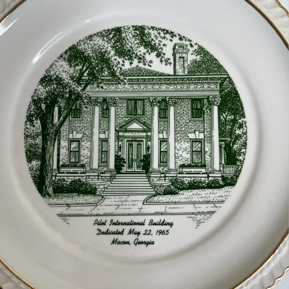 Vintage World Wide Art Pilot International Building Plate Macon GA Gold Trim